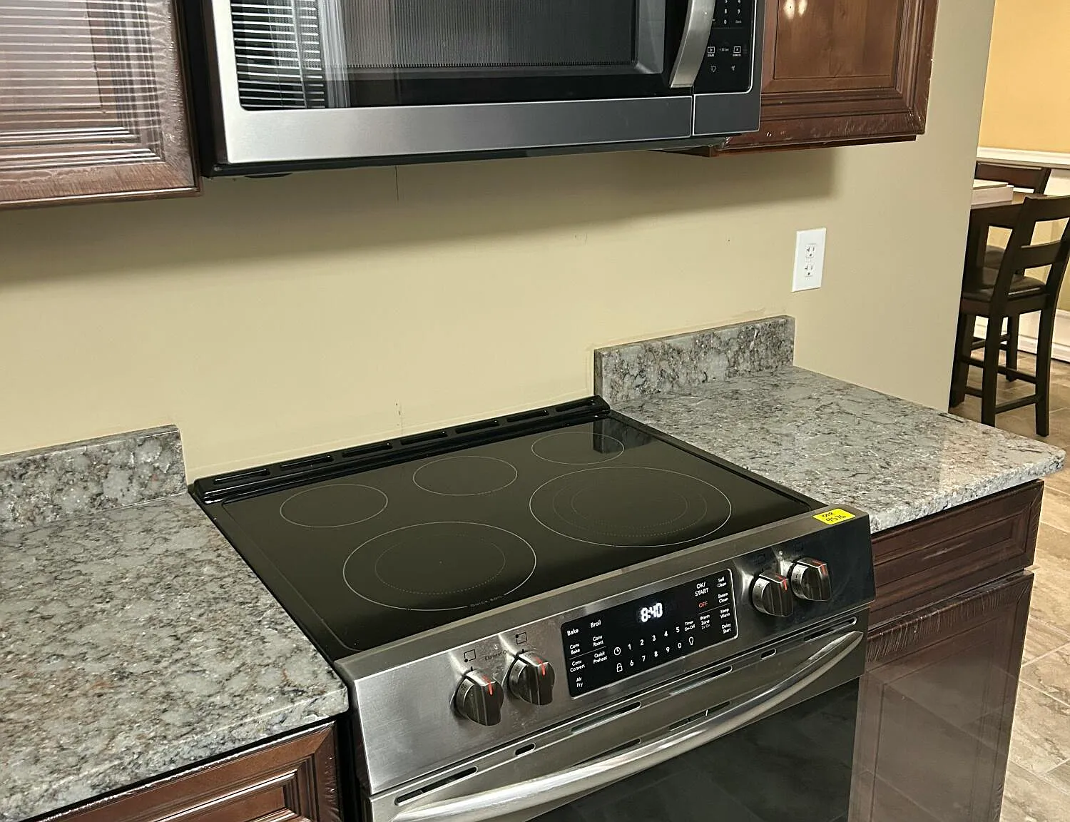 1 bed, 1.0 bath, 144 sqft, $725 — Photo 4