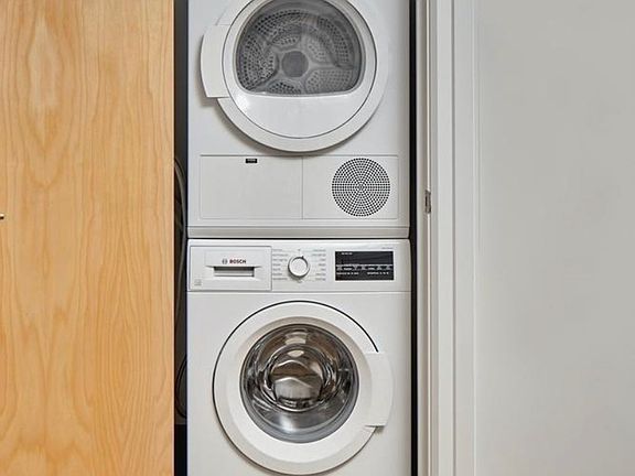 5th image of 263 Kent Ave #34N