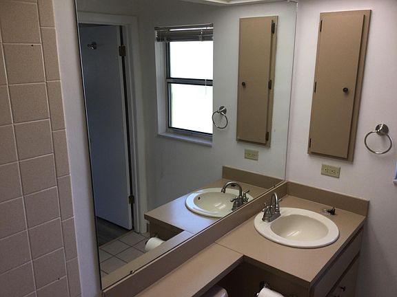 4th image of 3260 N Tamarisk Ave