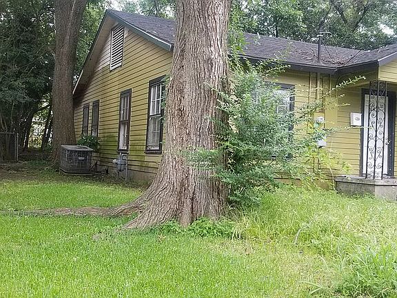 2nd image of 2411 W Collin St