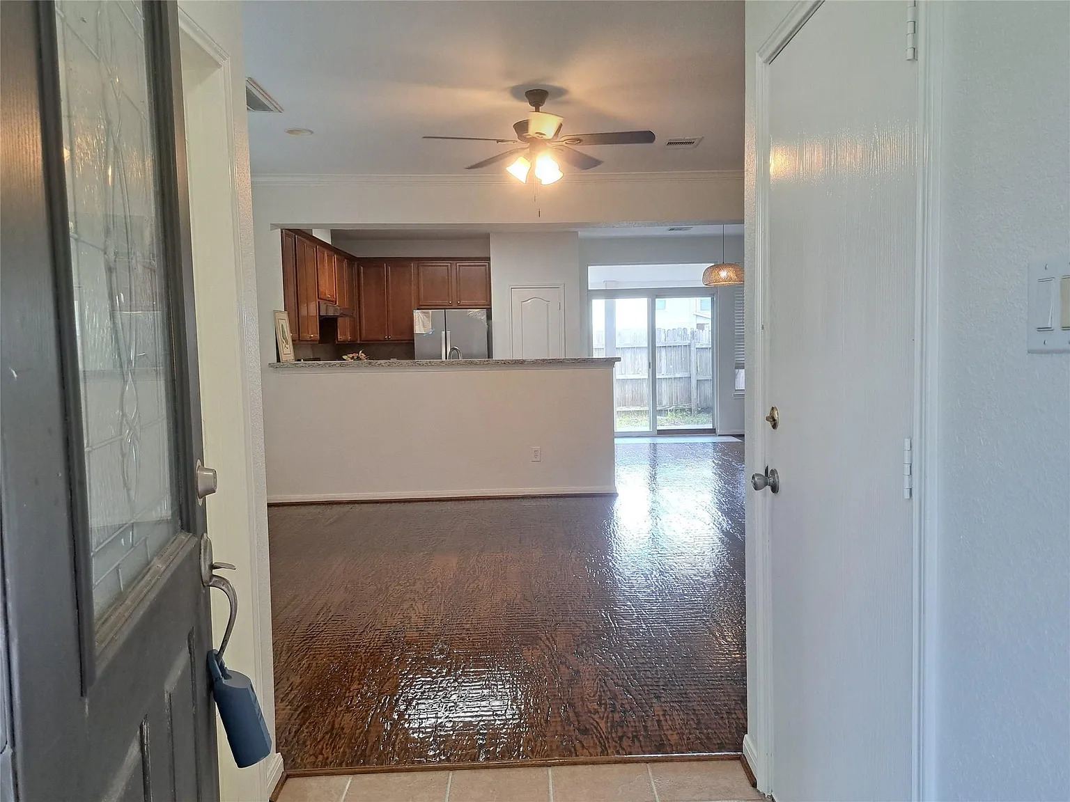 3 bed, 2.5 bath, 1547 sqft, $1,785 — Photo 2
