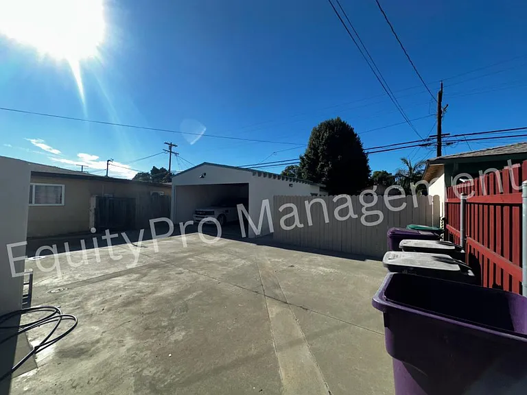 5583 California Ave — Photo 5