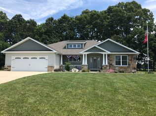 420 Indian Trail Dr, Pinckneyville, IL 62274