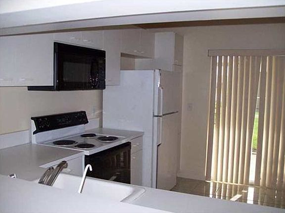 4th image of 4903 SW 31st Ter #116
