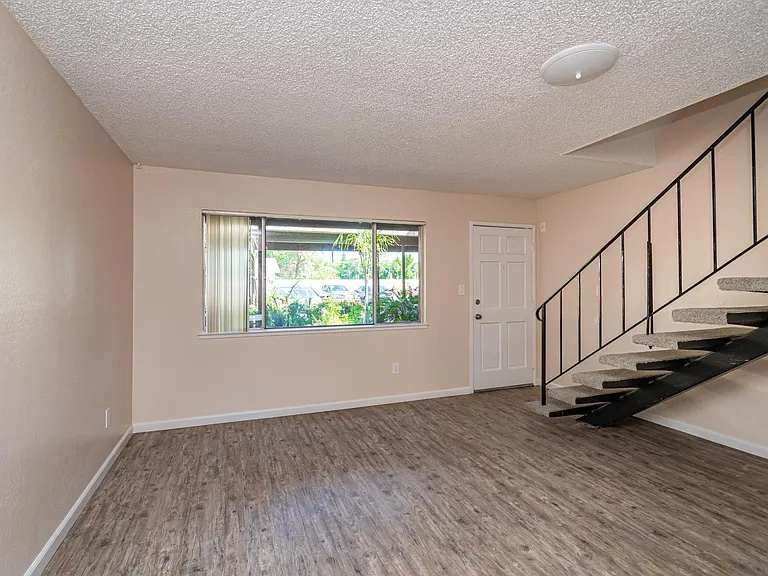 OakHill Townhomes — Photo 9