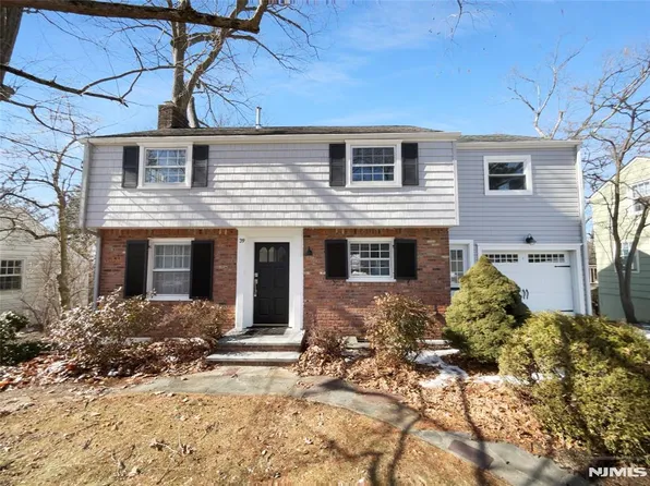 39 Coolidge Ave, West Caldwell, NJ 07006