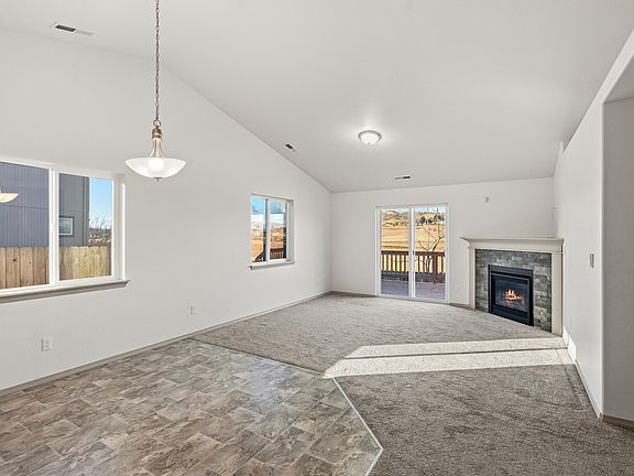 5th image of 3509 Carnelian St
