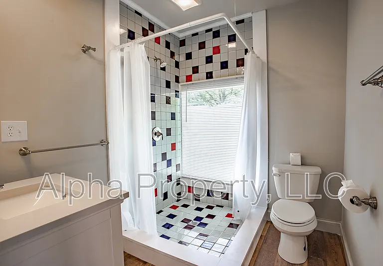114 Edwards St — Photo 24