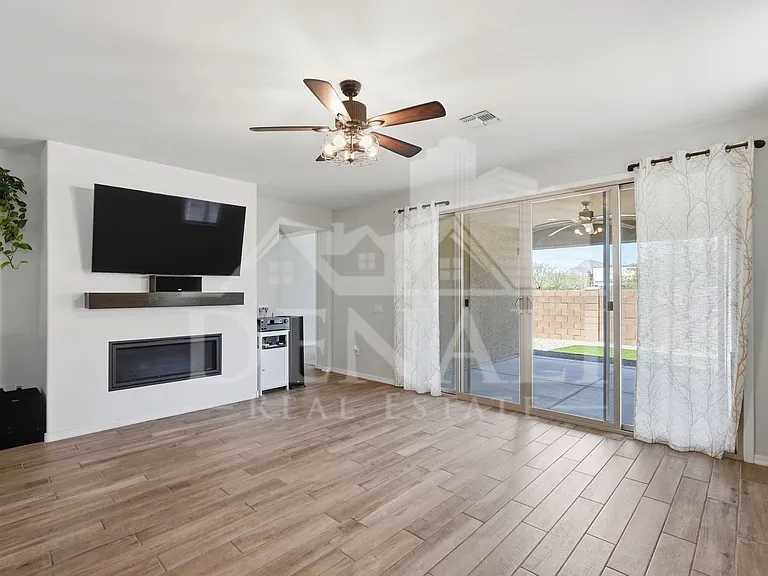 4220 S Macy Cir — Photo 4