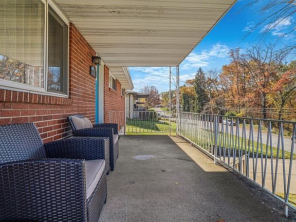 5th image of 1331 Hillsdale Dr