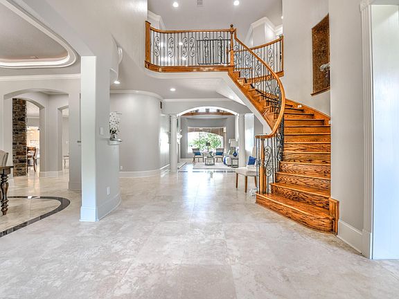 4th image of 7402 Kings River Ct