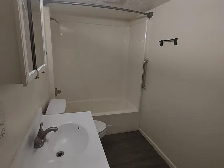 310 E Market St #11 — Photo 5