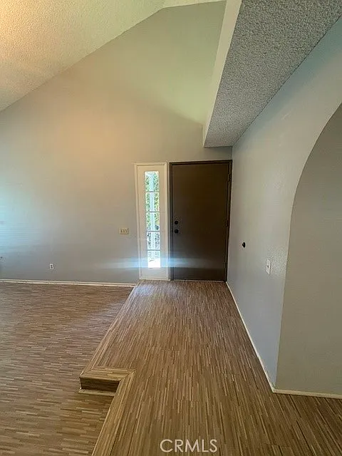3 bed, 1601 sqft, $3,400 — Photo 2