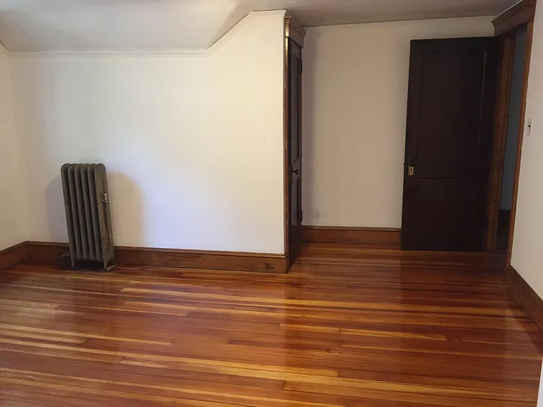 165 Crescent St #4 — Photo 8