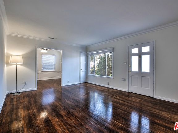 5th image of 11118 Wagner St