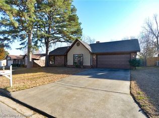 2401 Pine Ln, Barling, AR 72923