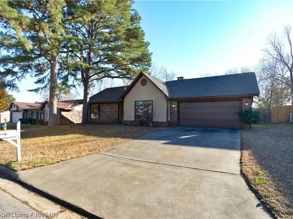 2401 Pine Ln, Barling, AR 72923