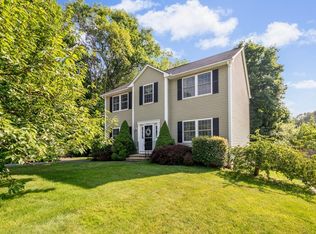 10 Roseville Ln, Worcester, MA 01603