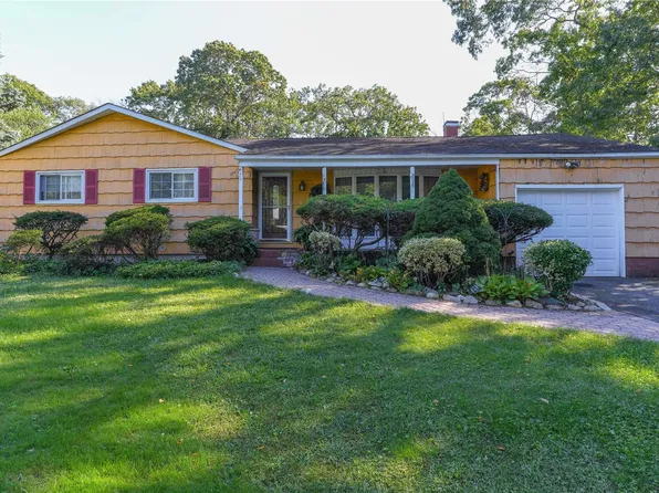 12 Norman Lane, Central Islip, NY 11722