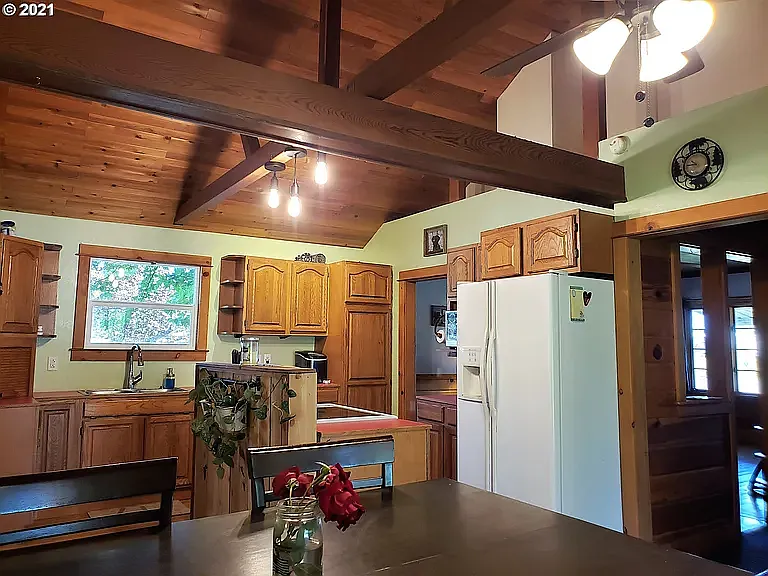 2 bed, 978 sqft, $2,000 — Photo 2
