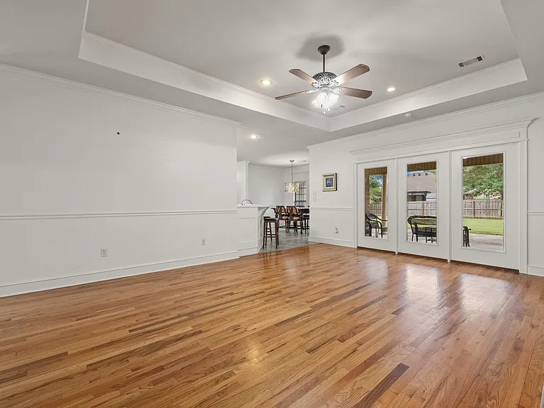 108 Bouriese Cir — Photo 8