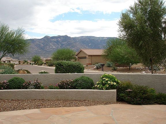 Mtn view , front patio