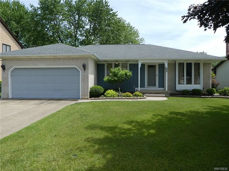 1st image of 165 Lowell Ln