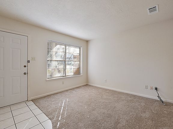 4th image of 3214 Heatherwood Dr