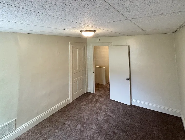 425 Ohio Ave #4 — Photo 8