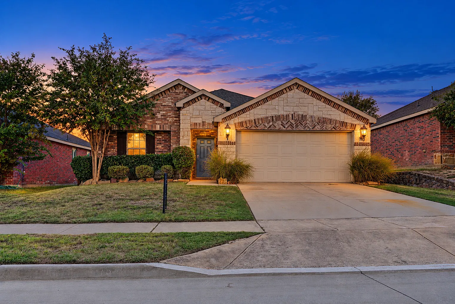 3 bed, 1900 sqft, $2,075 — Photo 1