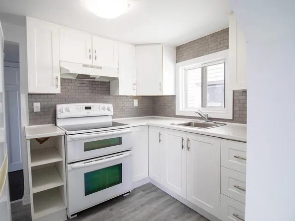 61 Queenston St, Saint Catharines, ON L2R 2Z1