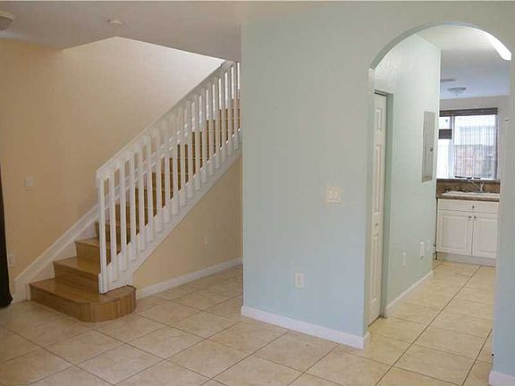 3rd image of 2884 SE 2nd Dr Unit 1