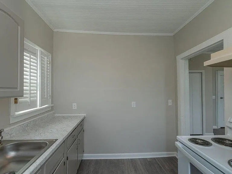 2158 Broad St #C — Photo 10