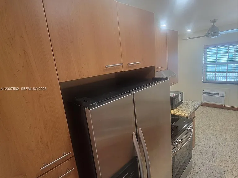 7400 Harding Ave #15 — Photo 5