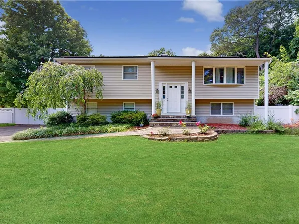 132 Hallock Road, Lake Grove, NY 11755