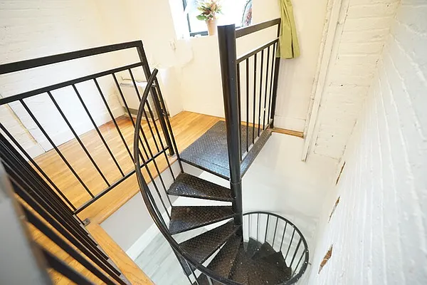 Rented by City Vista Inc | media 47