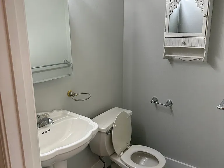 5A Grimes St #2R — Photo 3