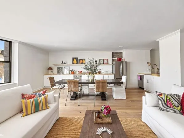 1001 5th Avenue image 2 of 11