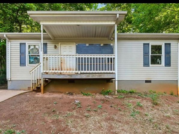 1006 Perkins Pl, Lenoir, NC 28645 – 3-bedroom rental in Lenoir