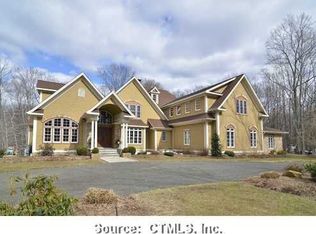 247 Wilburs Ln, Guilford, CT 06437