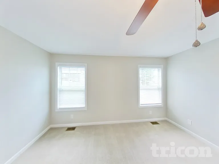 549 Medallion Cir — Photo 7