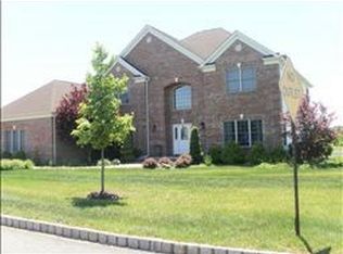 2 Hoagland Way, Ringoes, NJ 08551