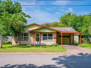 415 Lake Dr N, Kerrville, TX 78028