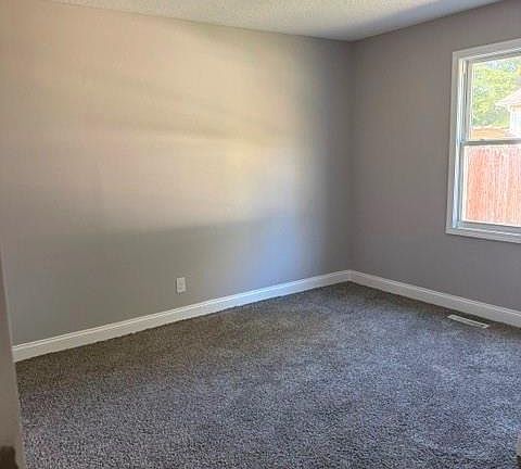 4th image of 1009 Poplar St