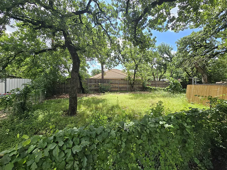 784 Shady Ln — Photo 21