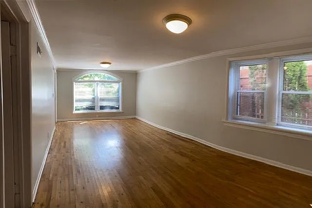 5042 N Oakley Ave #B — Photo 4