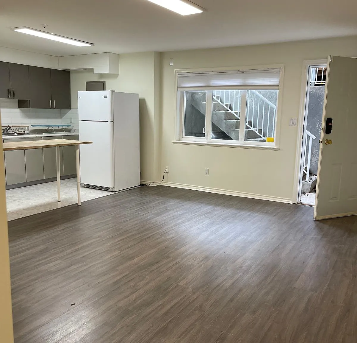 2 bed, 1200 sqft, $2,300 — Photo 2