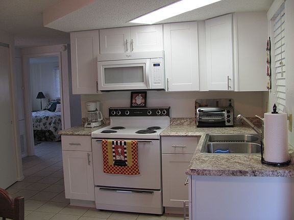 3rd image of 221 Maler Dr