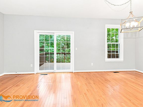 3rd image of 217 Wintergull Ln