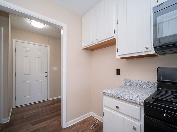 5th image of 1424 Comanche Dr